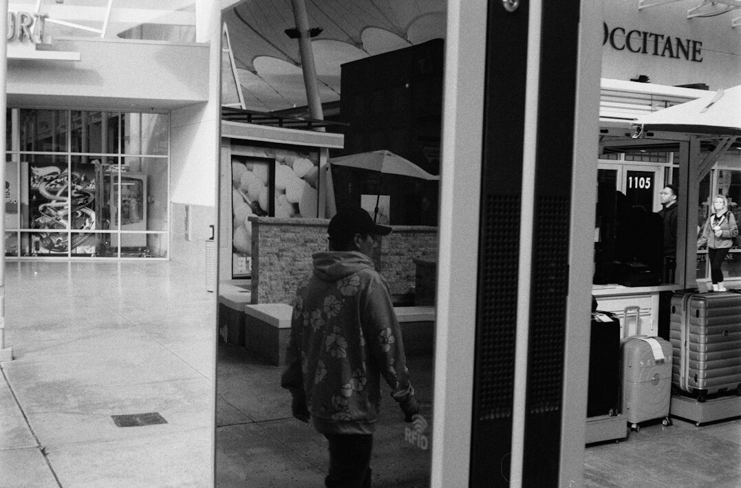 retail theft caught on camera